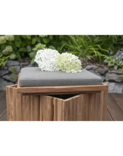Box/Hocker mit Kissen