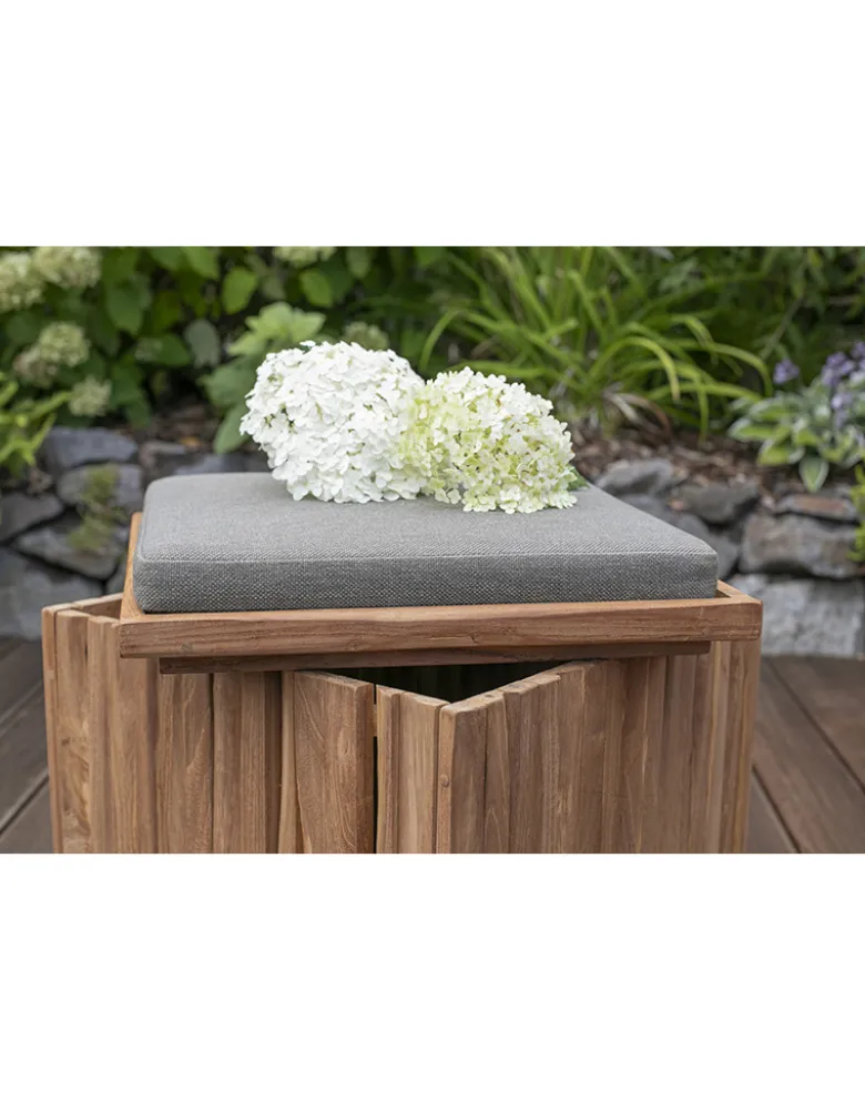 Box/Hocker mit Kissen
