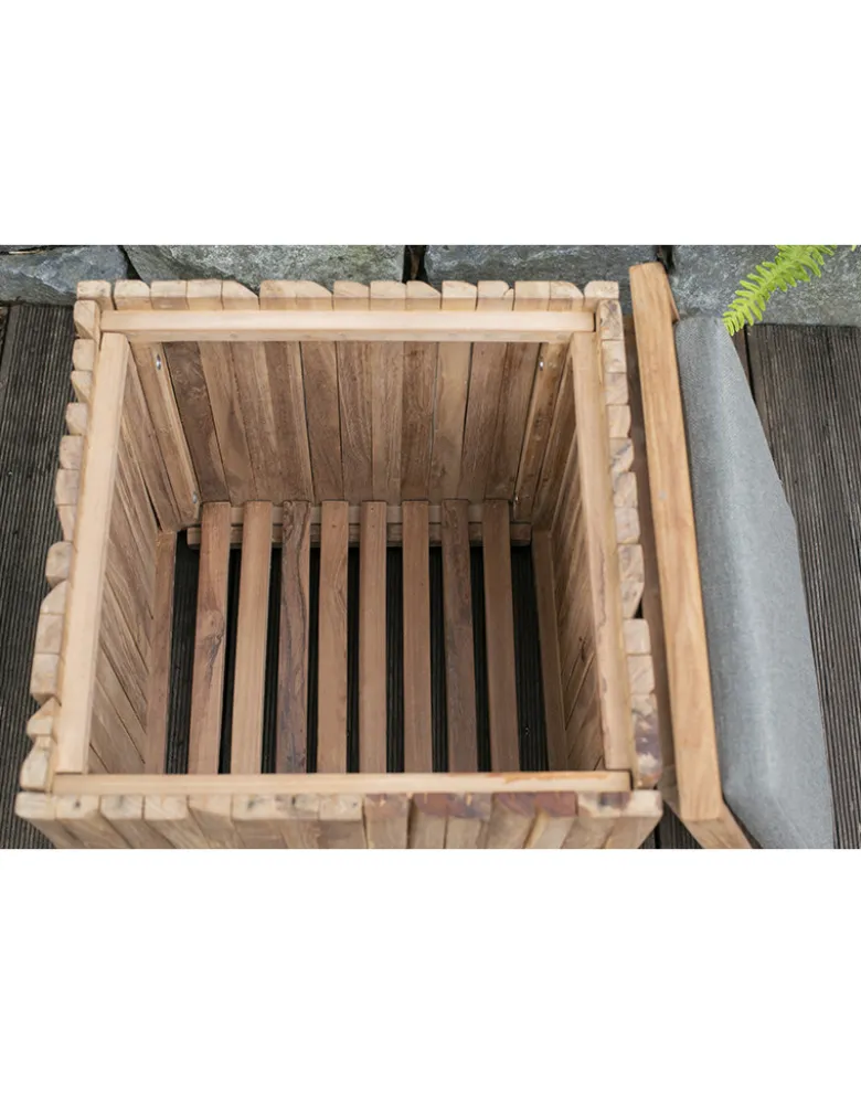 Box/Hocker mit Kissen