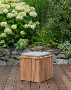 Box/Hocker mit Kissen