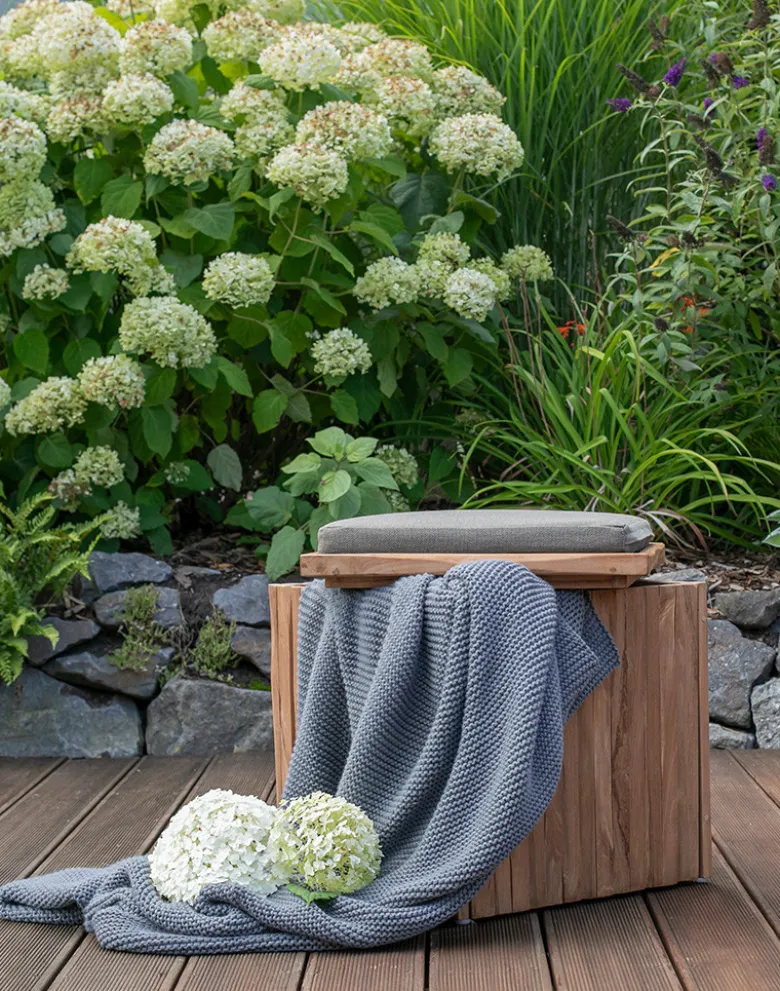 Box/Hocker mit Kissen