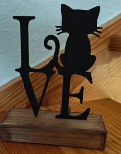 Deko-Standbild "I love Katzen" aus Metall auf Holzsockel