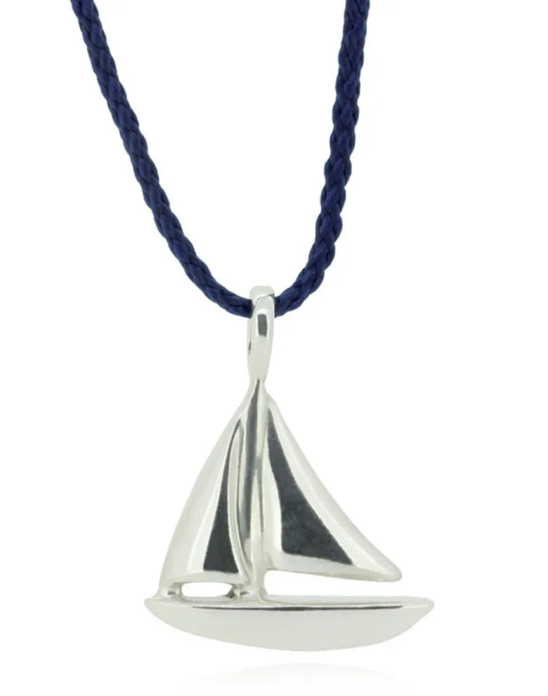 Großes Segelboot mit Takelgarn-Kette