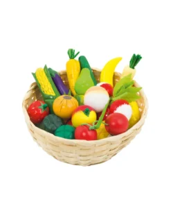 Obst und Gemüse aus Holz im Korb