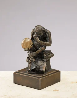 Wolfgang Hugo Rheingold - Skulptur "Affe mit Schädel" (19 cm), Kunstguss